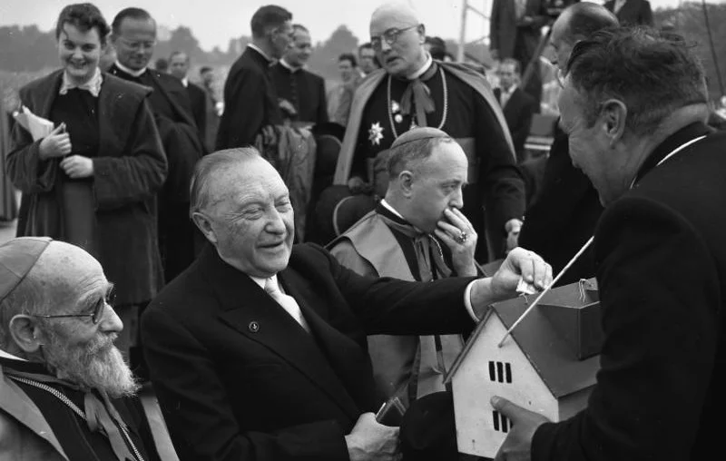 Konrad Adenauer beim Katholikentag 1956