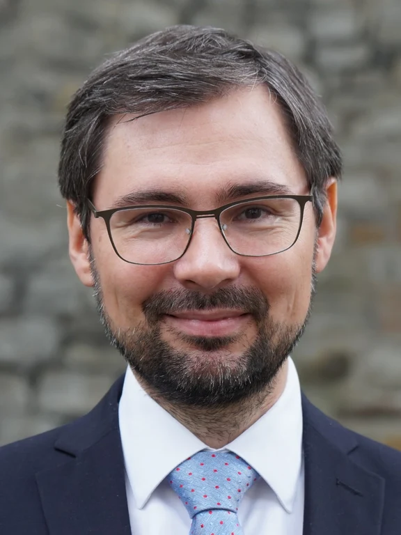 Dr. Daniel Lanzinger