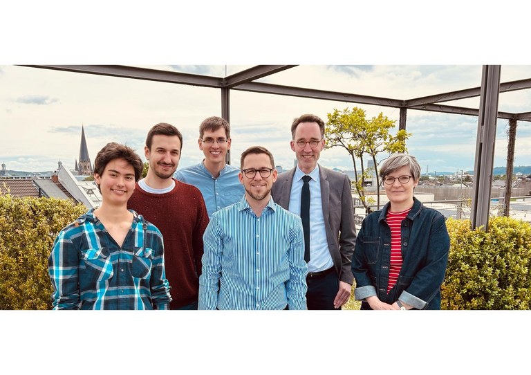 AKG-Lehrstuhl_25.heic.pdf