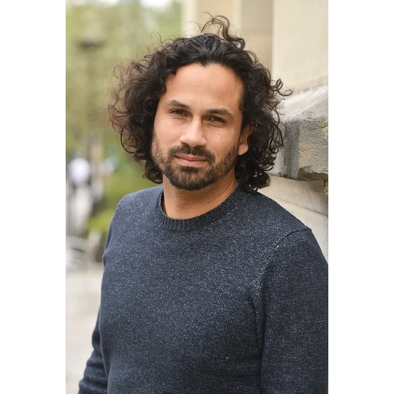 Hervè Gonzales, Paris