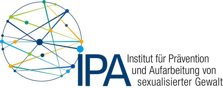 Logo_IPA_4c schwarzer Hintergrund.png